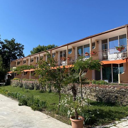 Hotel Surf פרימורסקו מראה חיצוני תמונה