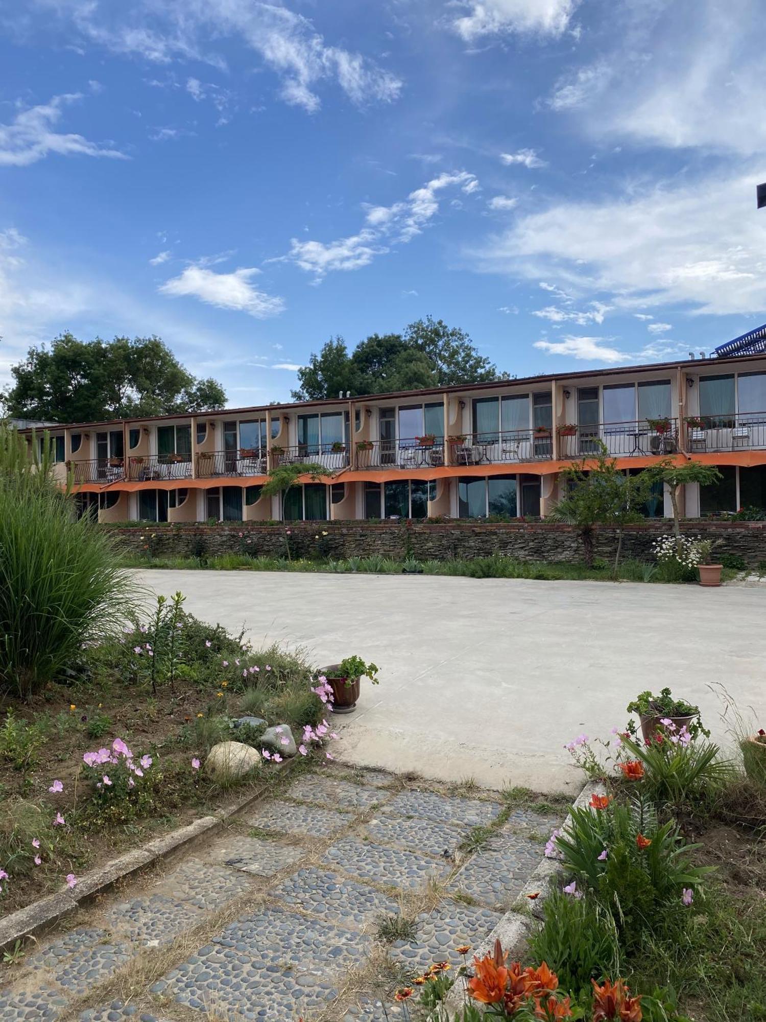 Hotel Surf פרימורסקו מראה חיצוני תמונה