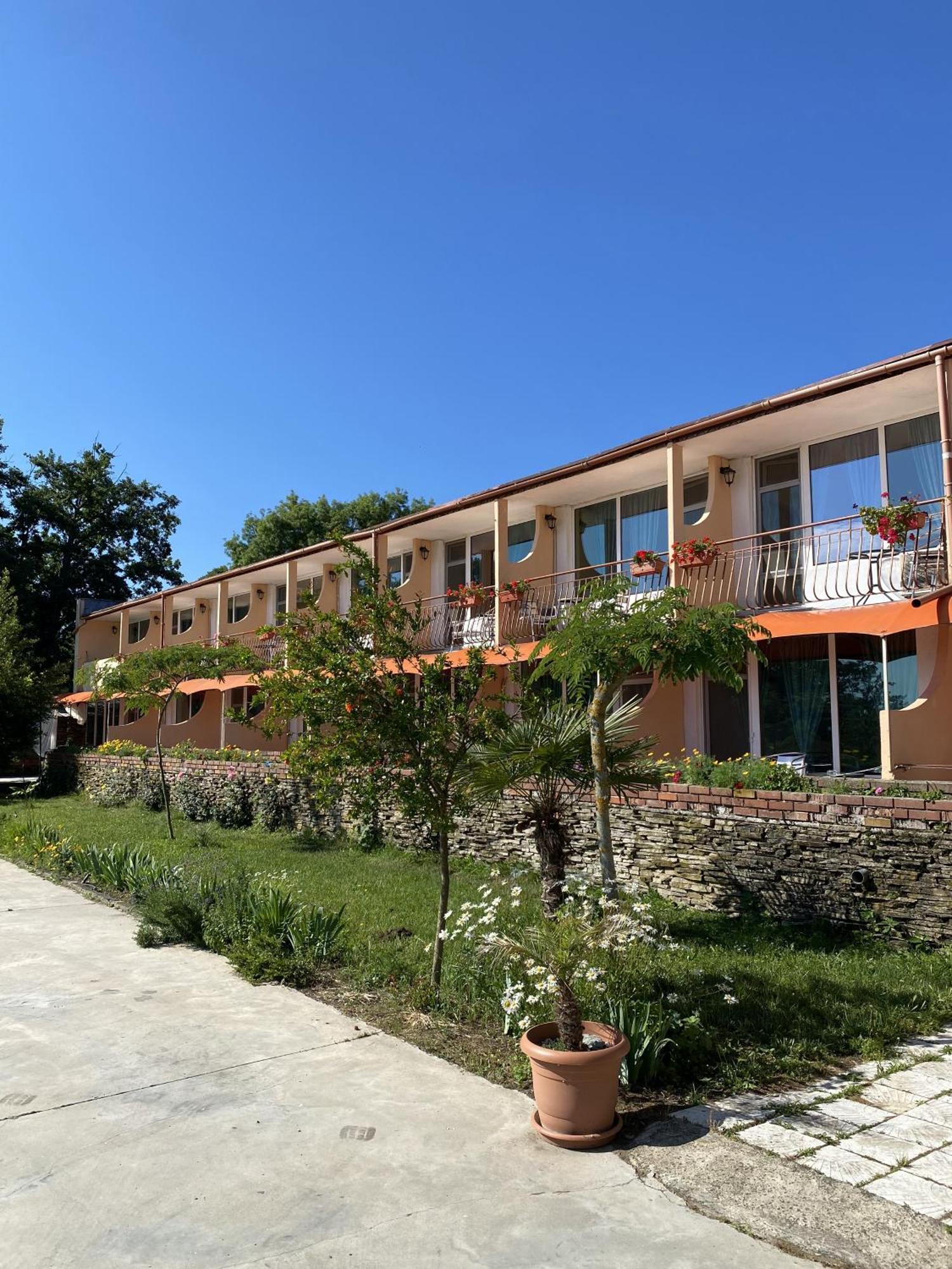 Hotel Surf פרימורסקו מראה חיצוני תמונה