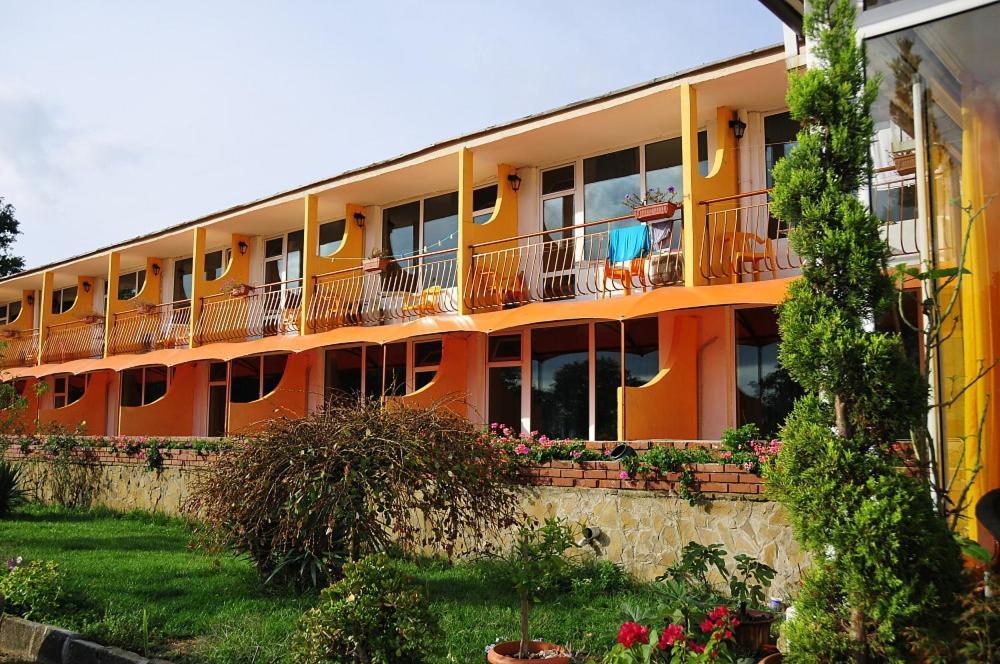 Hotel Surf פרימורסקו מראה חיצוני תמונה