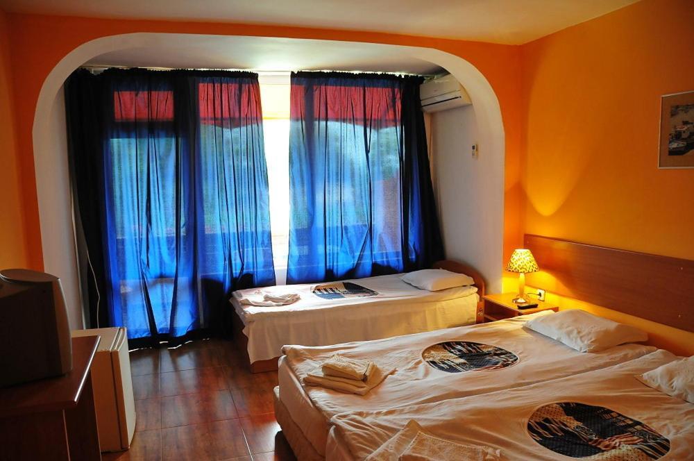 Hotel Surf פרימורסקו חדר תמונה